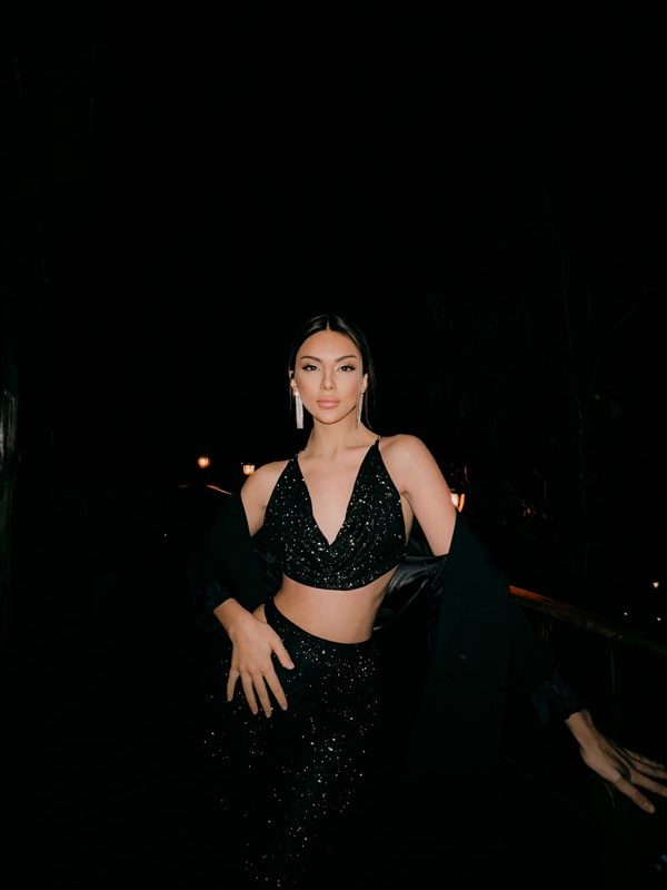 Sparkling Spanish Crop Suit Black